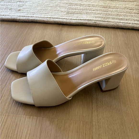 Women’s Low Block Chunky Heeled Mules/Heels - Picture 2 of 7